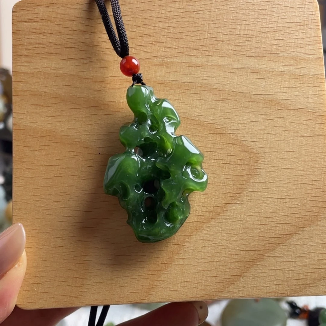 和田玉未镶嵌颈饰碧玉太湖石