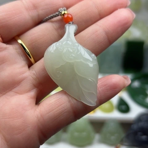 和田玉（糖玉）颈饰未镶嵌