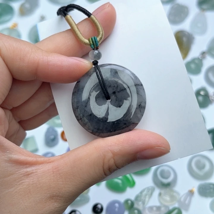 翡翠未镶嵌颈饰乌鸡大平安扣