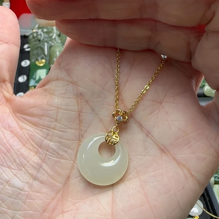 和田玉银S925镶嵌吊坠(赠链)