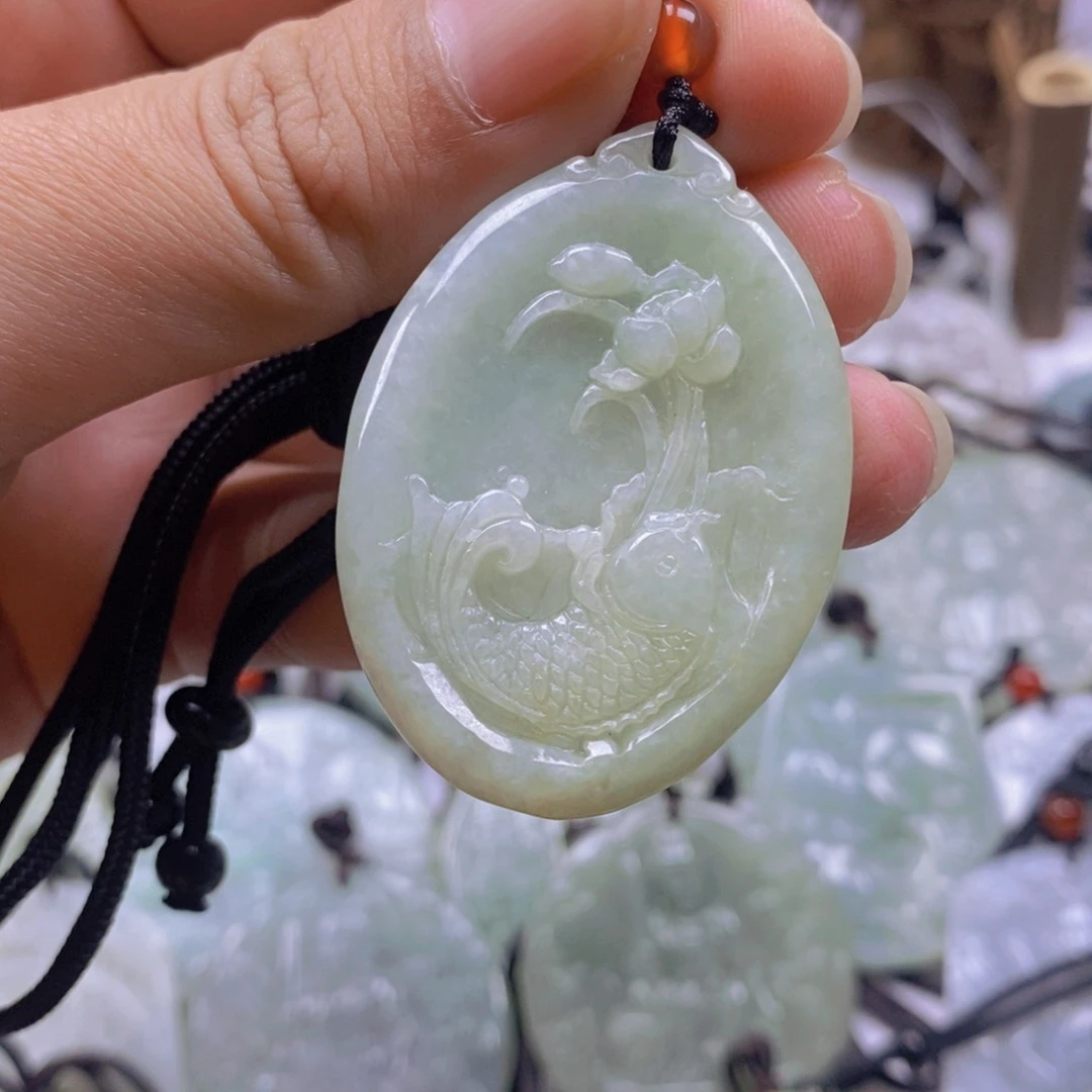 翡翠颈饰未镶嵌翡翠