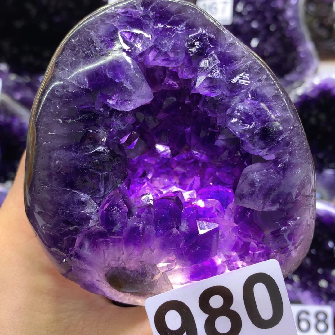 水晶摆件未镶嵌抛皮晶洞