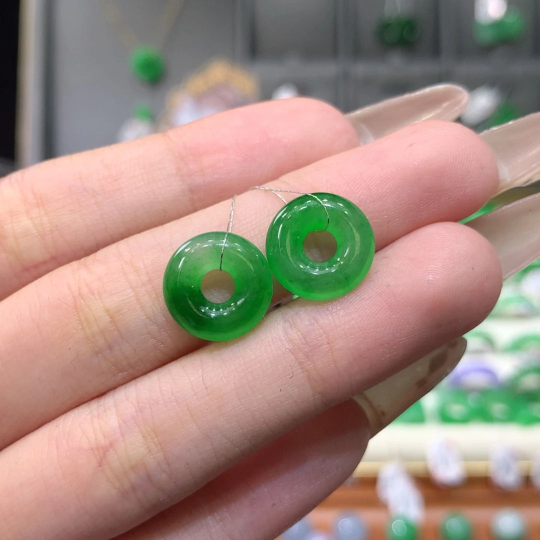 翡翠戒指未镶嵌甜甜圈