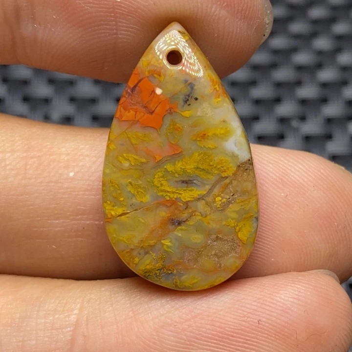 玛瑙/玉髓颈饰未镶嵌雪**步