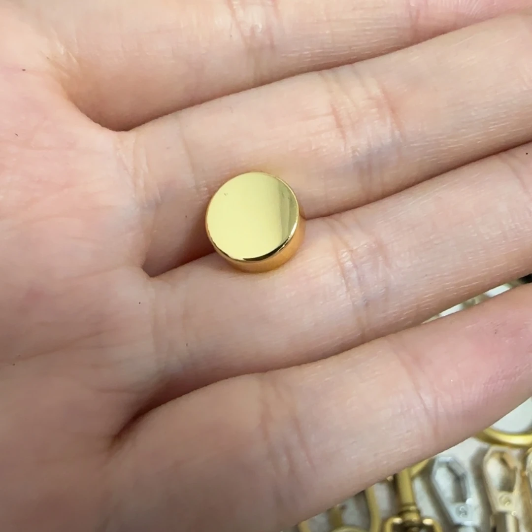 螺丝脚钉10元20个.