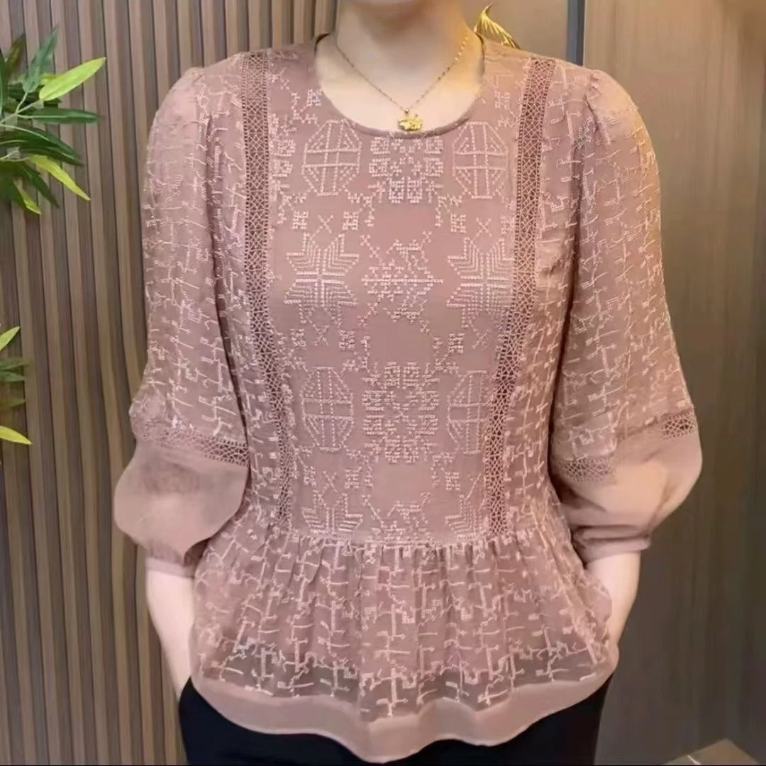 刺绣圆领宽松显瘦2025春秋新款洋气七分袖中年妈妈绣花遮肉小衫女