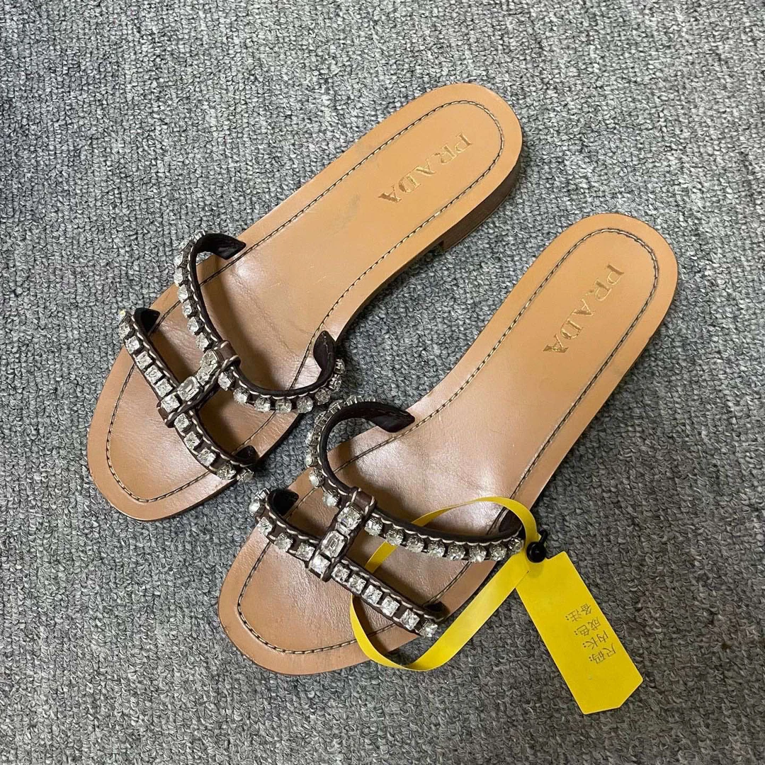 95新 Prada/普拉达 舒适优雅平底拖鞋 39码/13366