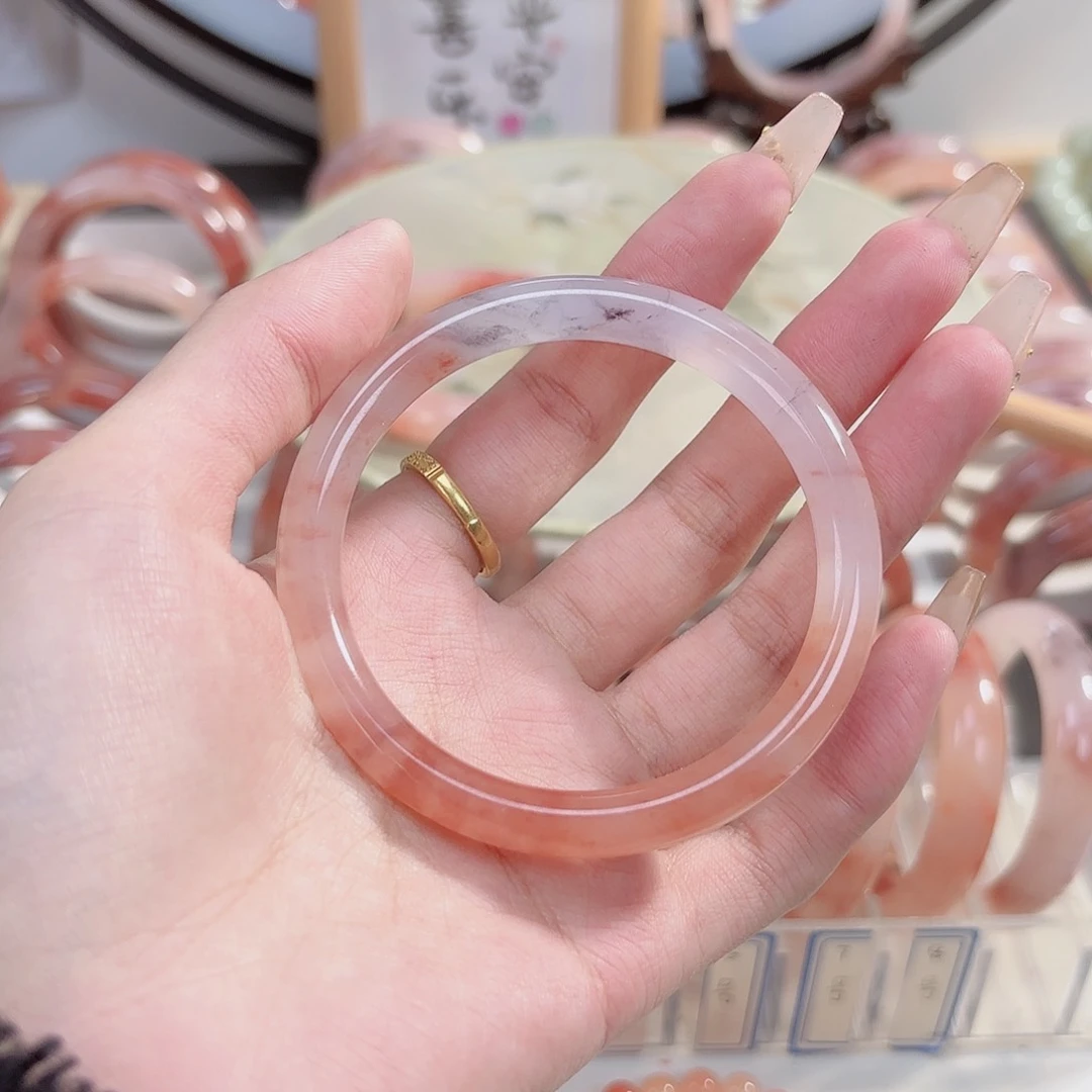 石英质玉手镯未镶嵌?****忆