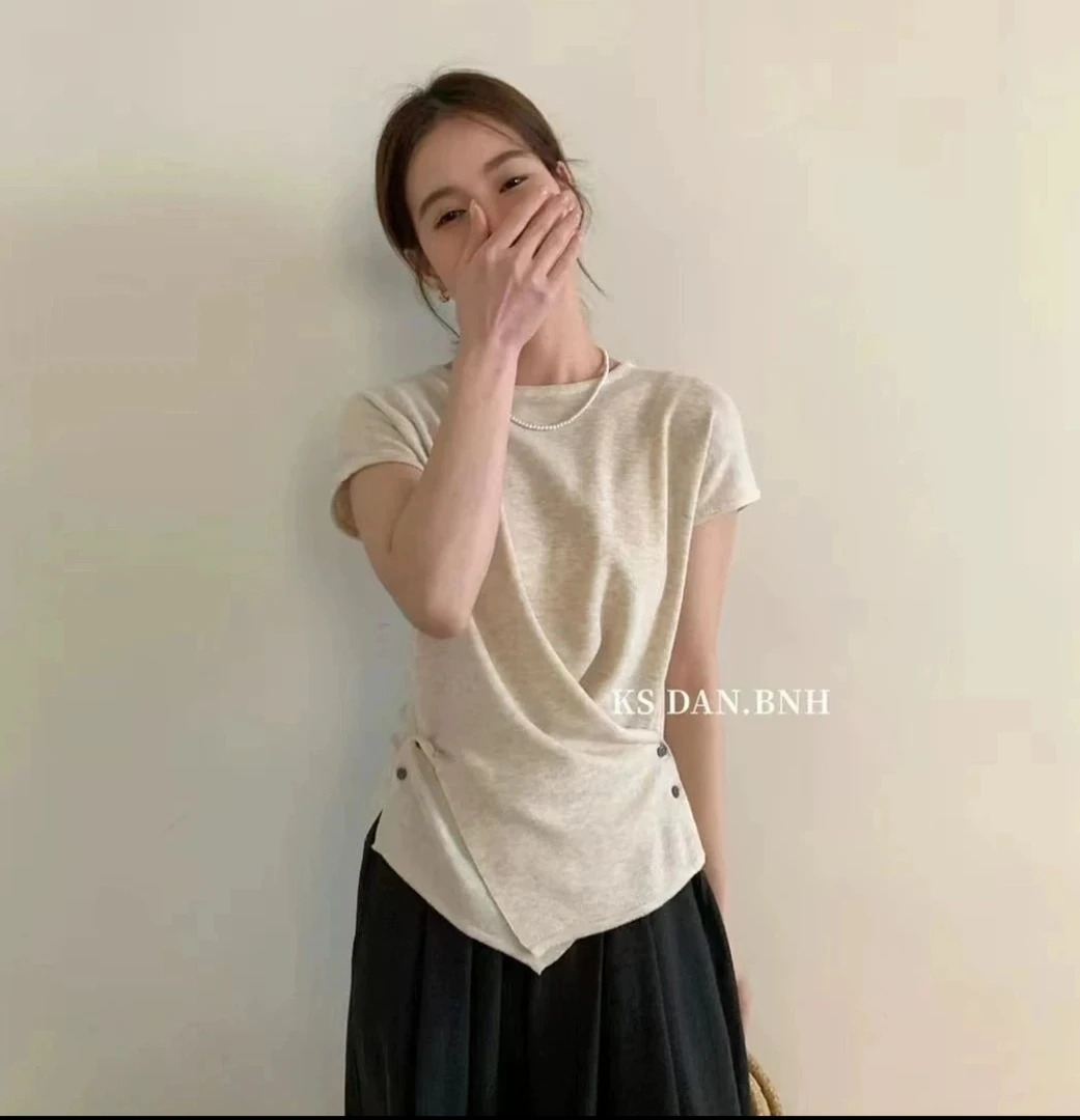 [亚米欣欣]交叉圆领2025夏季新款时尚洋气设计感收腰短款上衣432