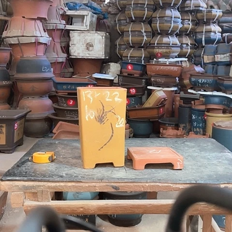 紫砂花盆高四方一个