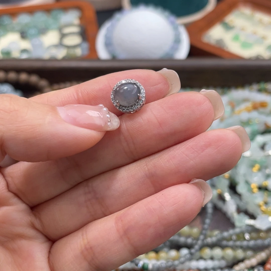 翡翠未镶嵌颈饰梨**点路路通