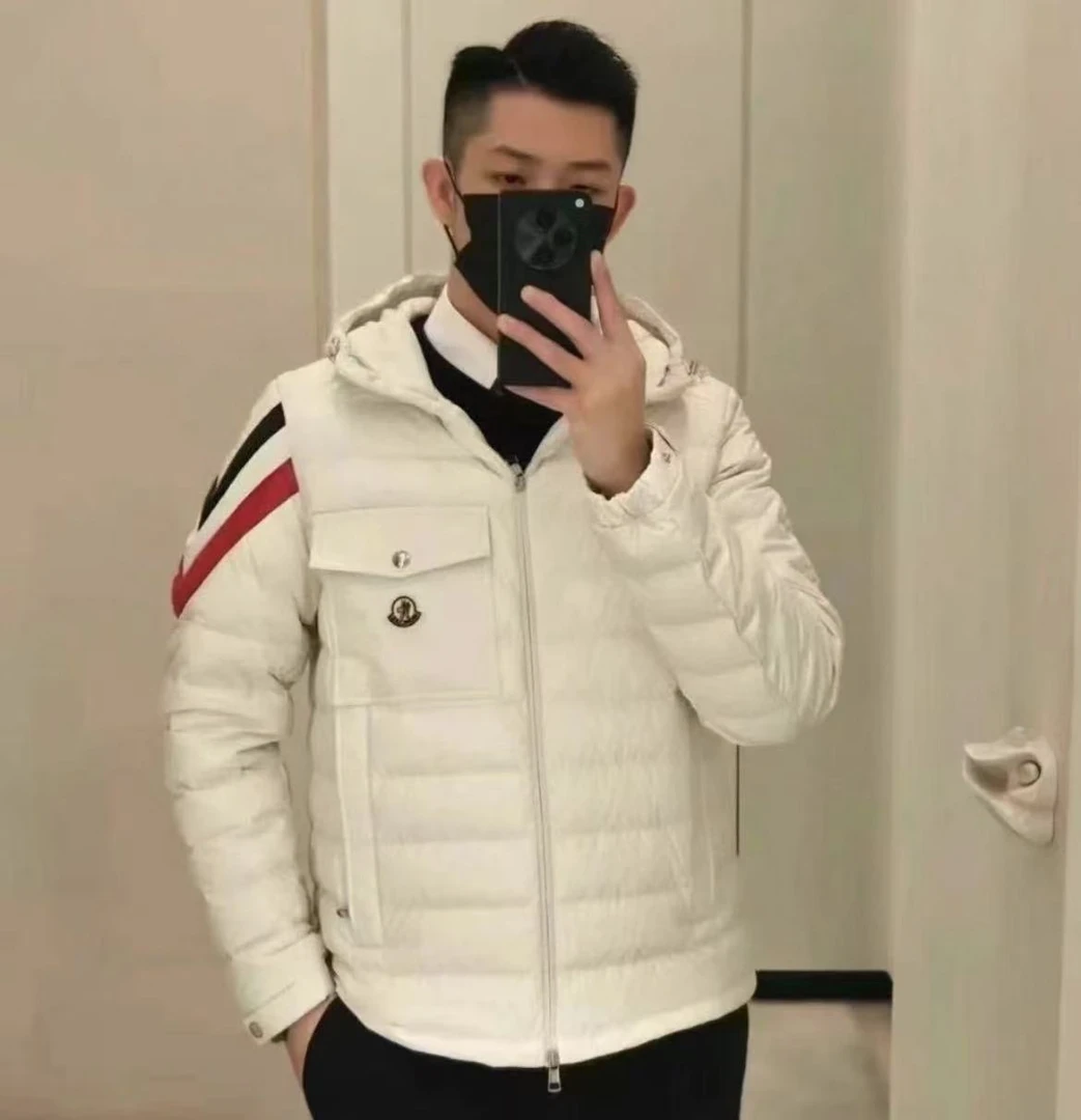 未使用 MONCLER 盟可睐蒙口/GG/BERARD男装白色羽绒服  折扣款