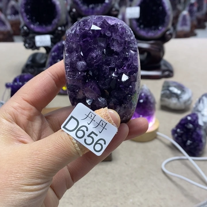 未镶嵌水晶大型摆件（非配饰）