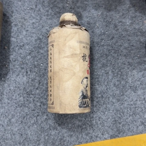 盘子瓶子手工手绘