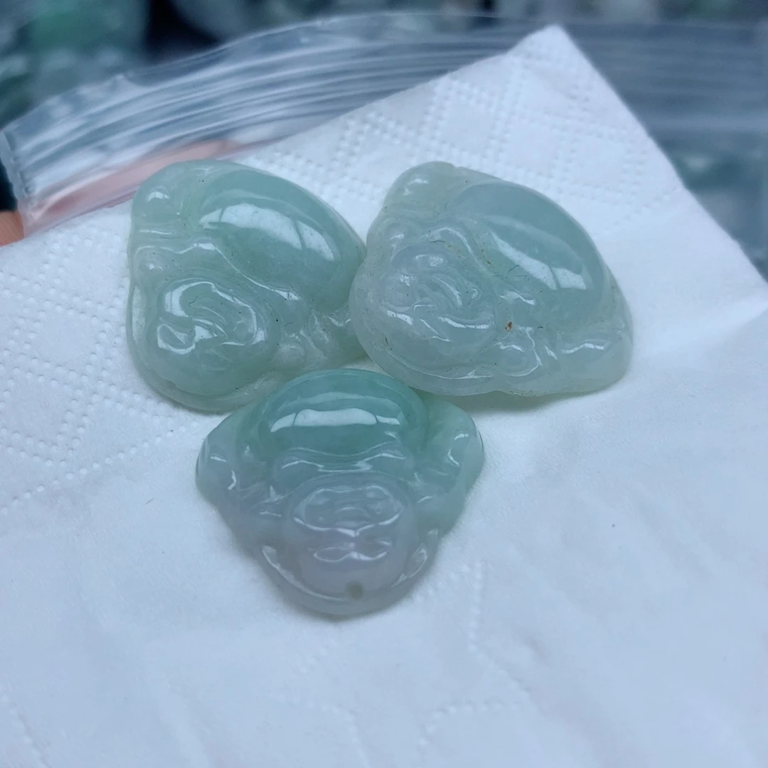 颈饰足铂镶嵌翡翠翡翠