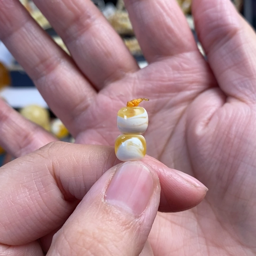 蜜蜡未镶嵌裸石金瓷白溶洞老型对珠8.2