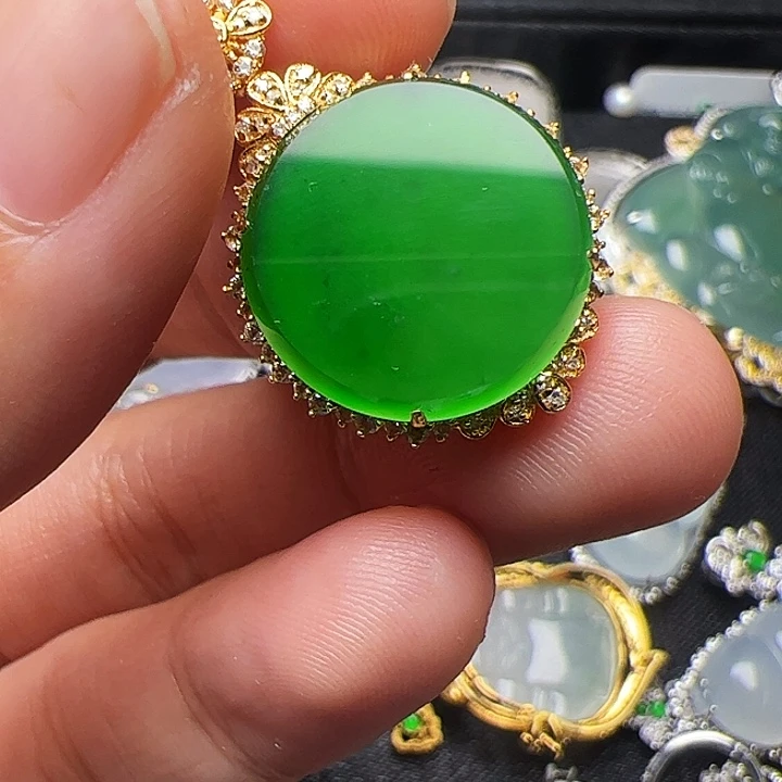 翡翠18K金镶嵌吊坠(不含链)