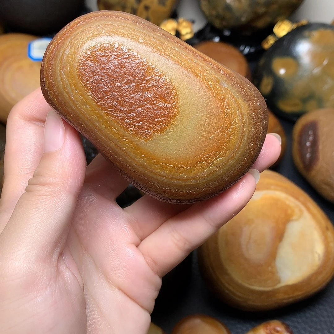 玛瑙原石手把摆件