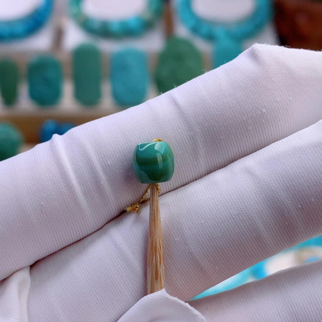 绿松石未镶嵌挂件