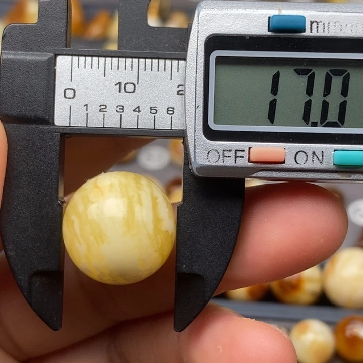 未镶嵌琥珀珠宝奇石