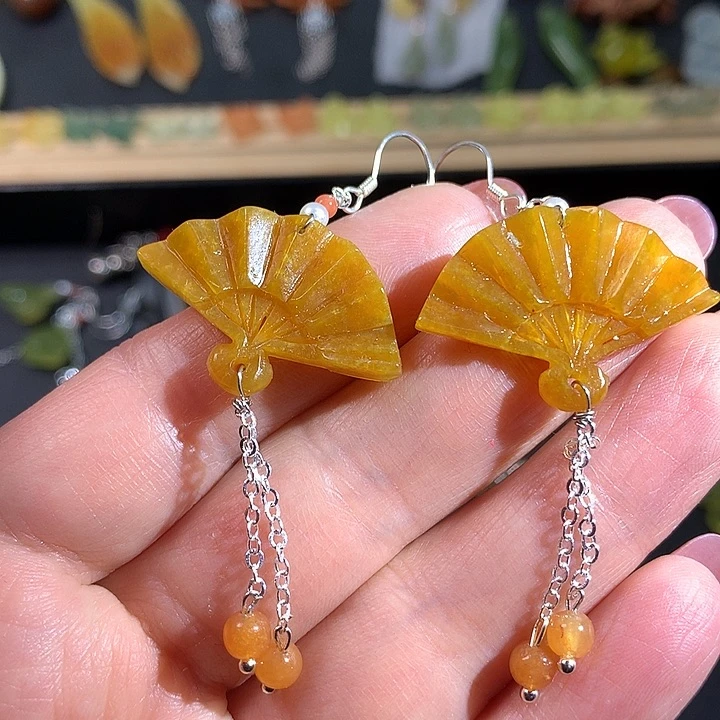 蛇纹石玉未镶嵌耳饰