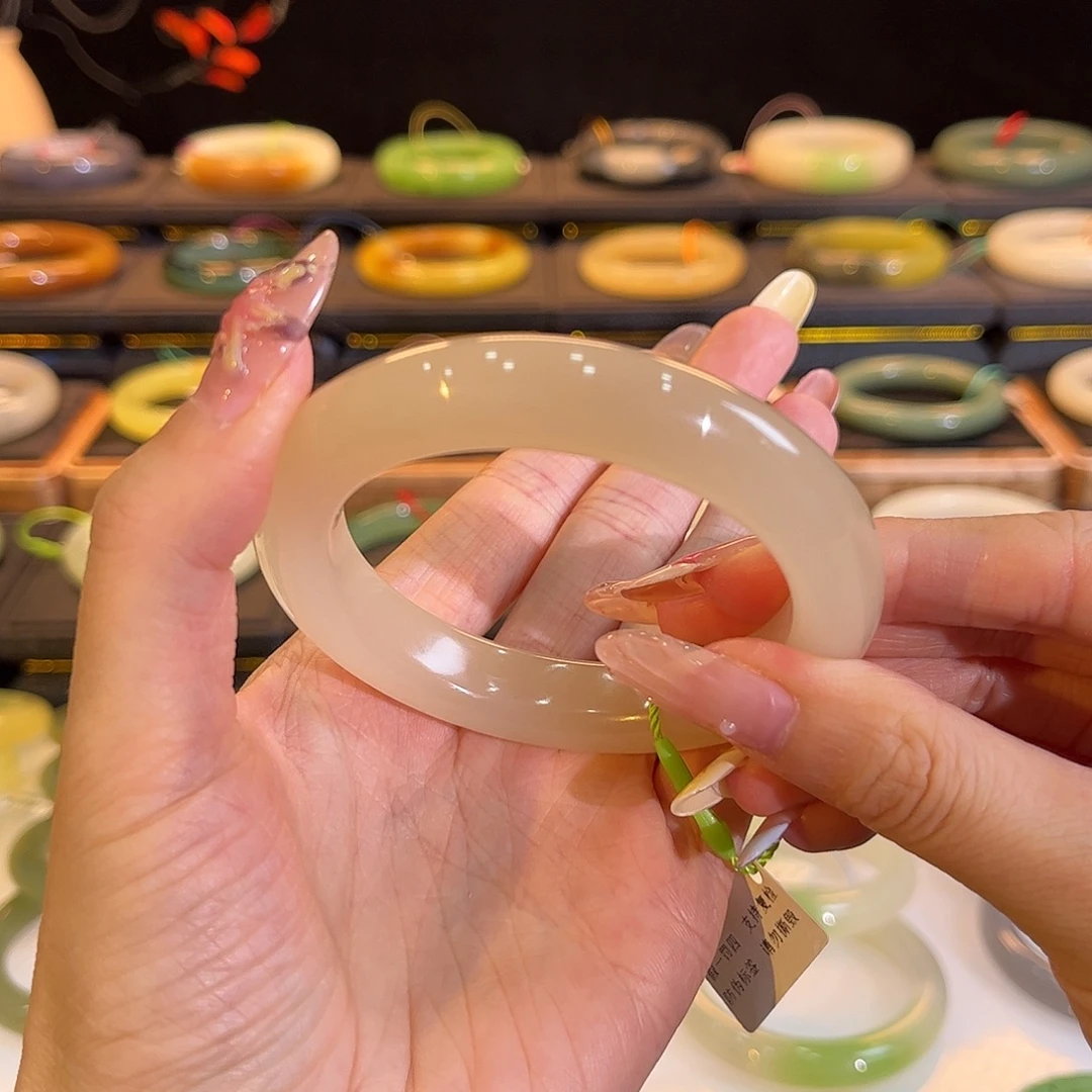 和田玉未镶嵌手镯冰胶粉