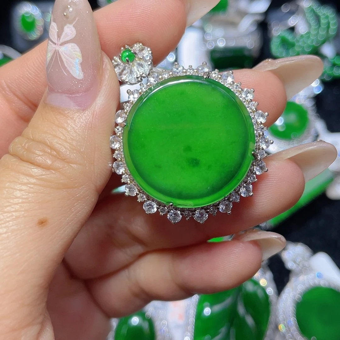 翡翠颈饰银S925镶嵌翡翠