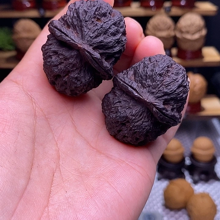 文玩核桃吊坠地焖元宝36