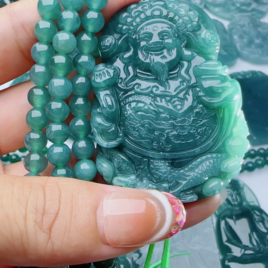 翡翠未镶嵌颈饰多样性发货天然的A货翡翠
