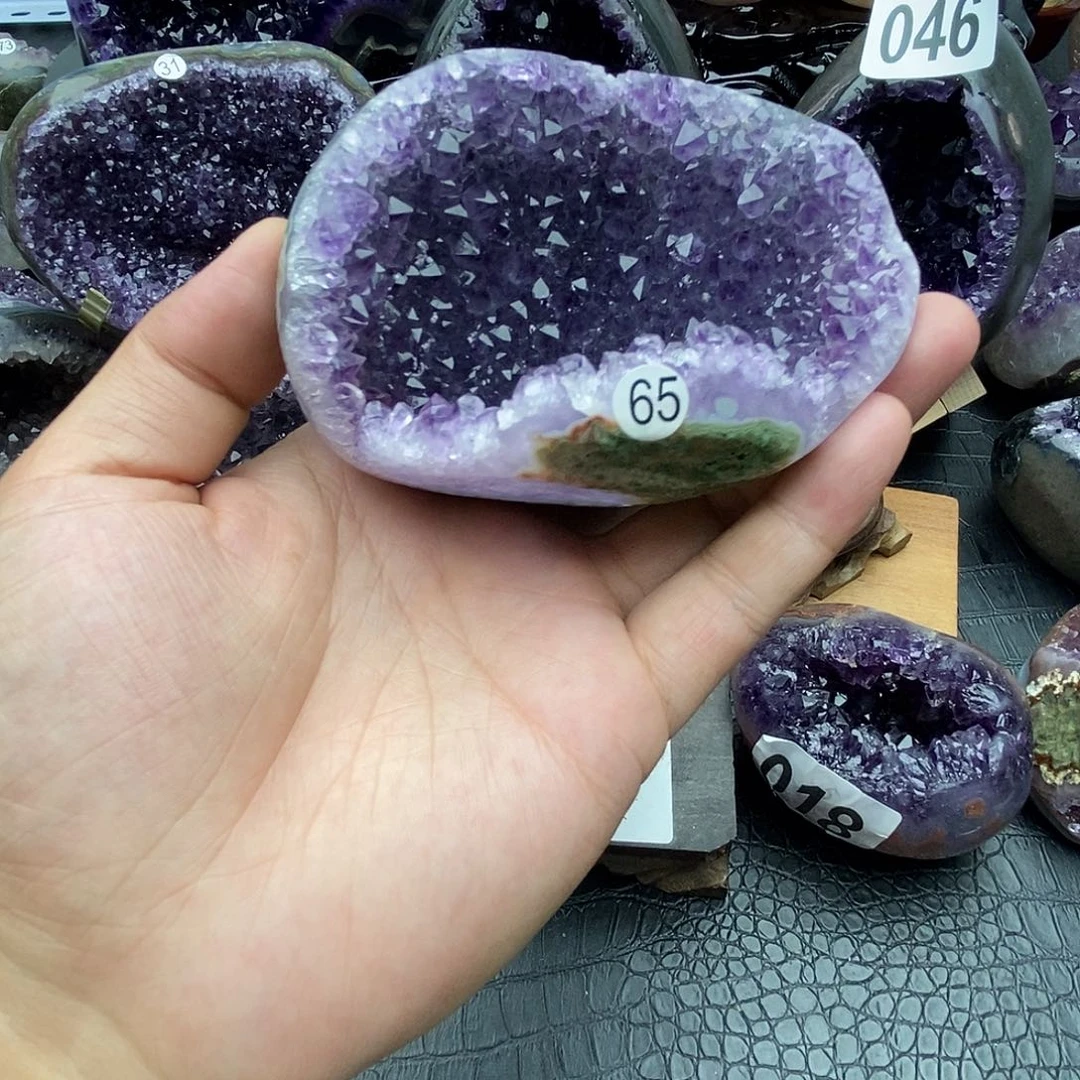 王***依大型摆件（非配饰）未镶嵌紫晶