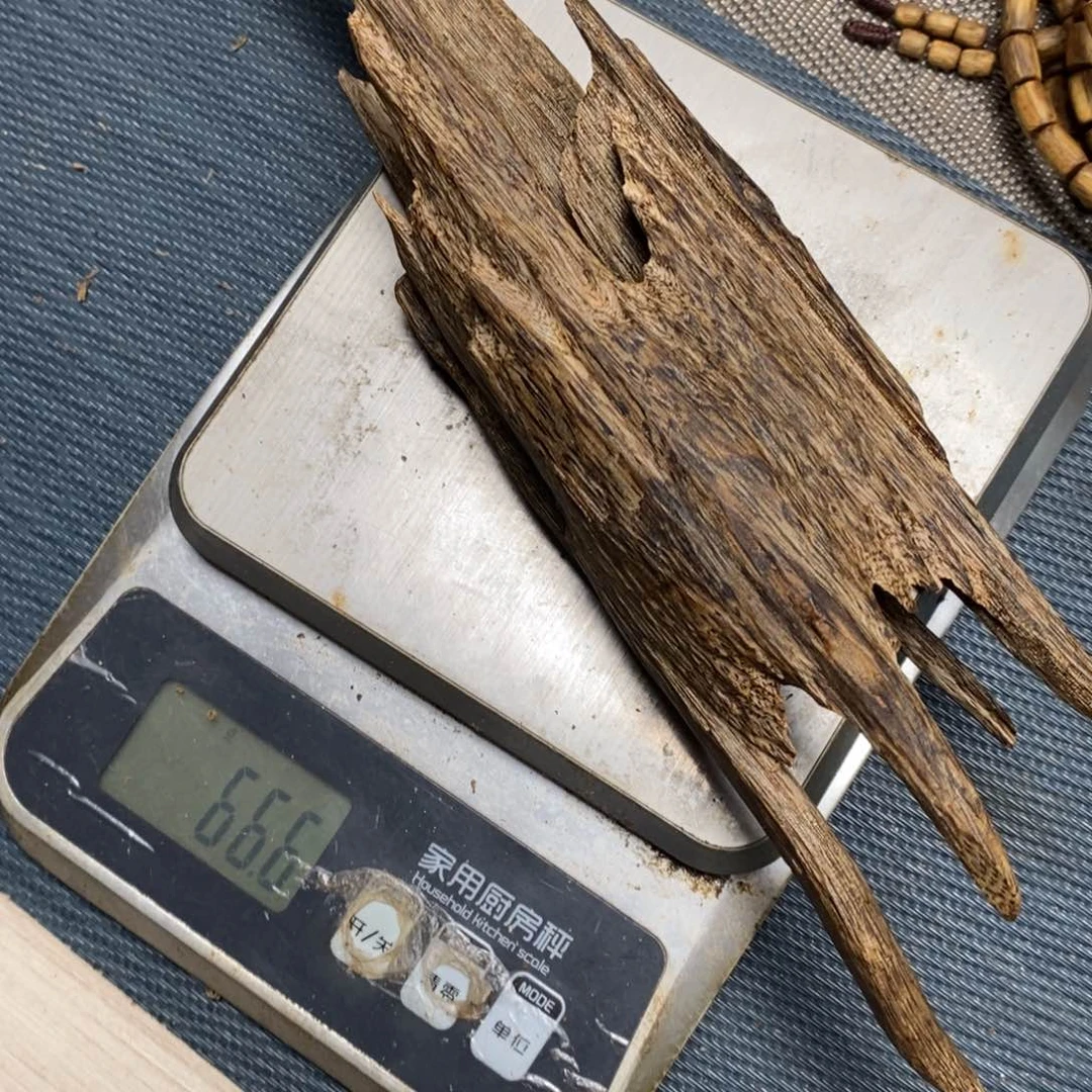 ￴***￴香榧木手工艺非遗技艺竹木根雕及其制品克重：66.6