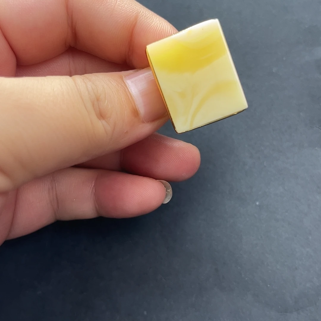 琥珀未镶嵌裸石戒指