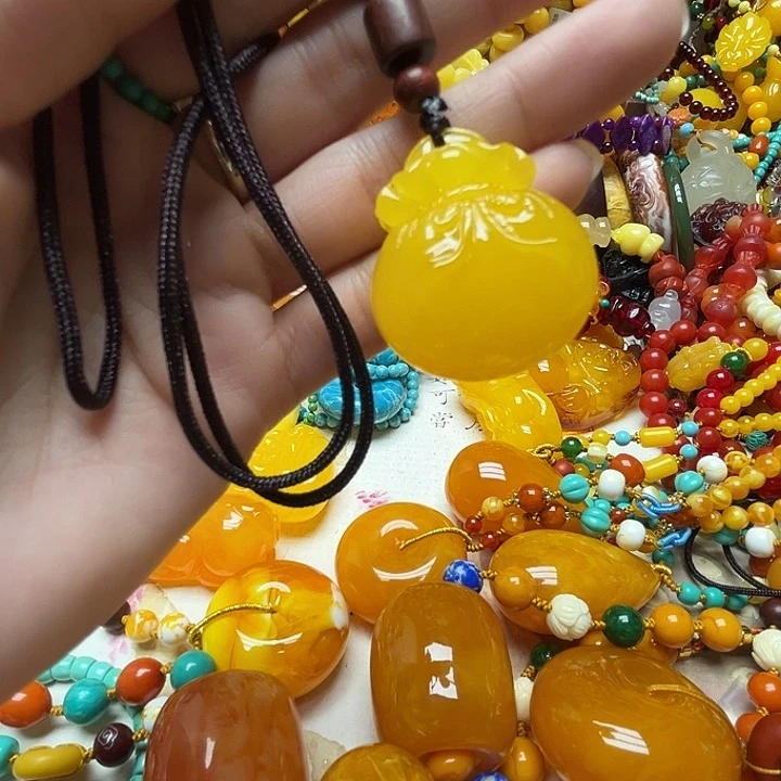 树脂制品404钱袋吊坠