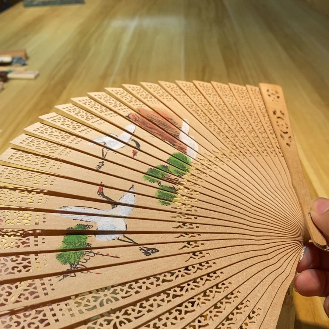 皮****岁易雅集工艺品有限公司