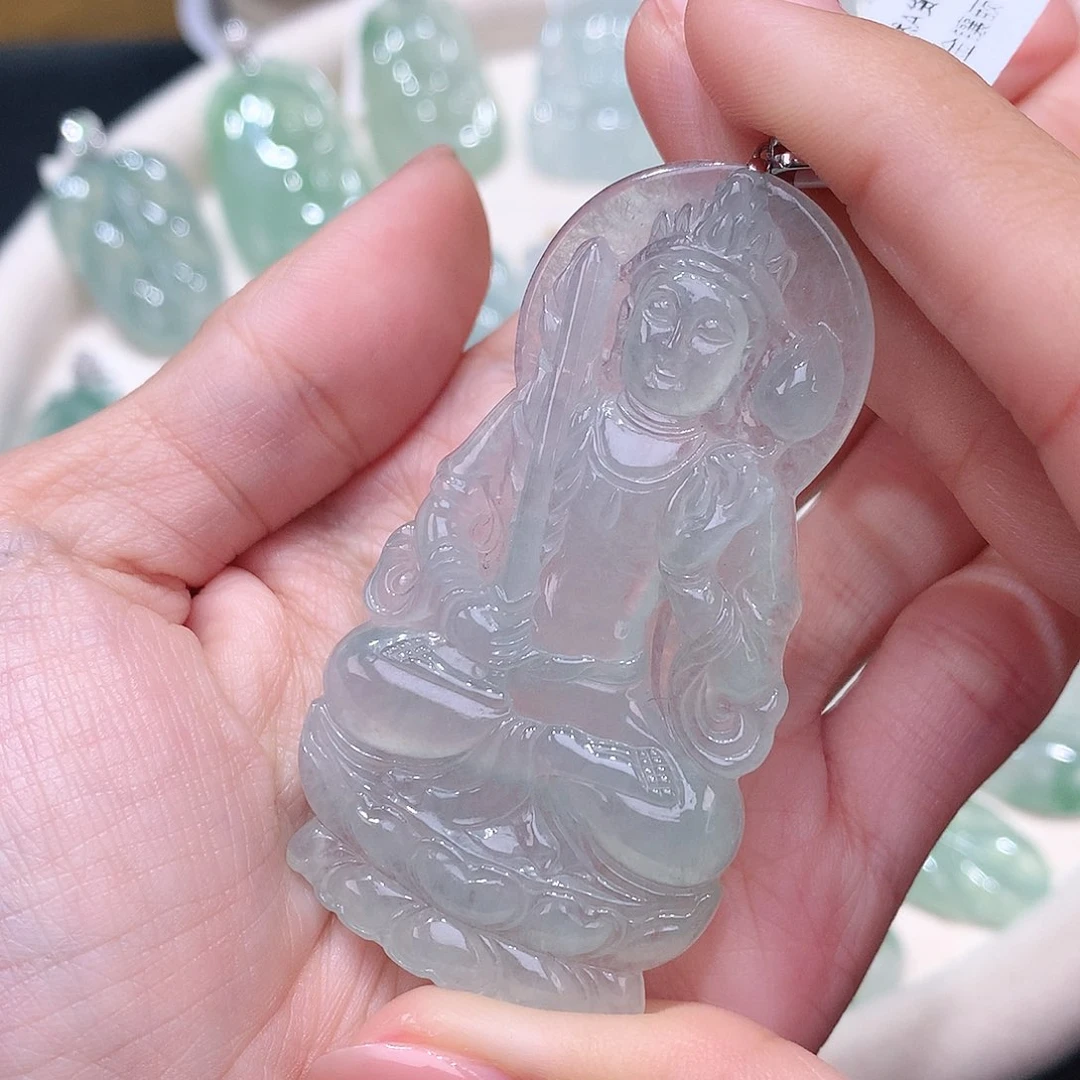颈饰18K金镶嵌翡翠冰薄荷绿虚空藏