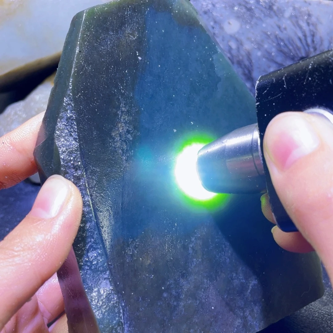 和田玉未镶嵌珠宝半成品