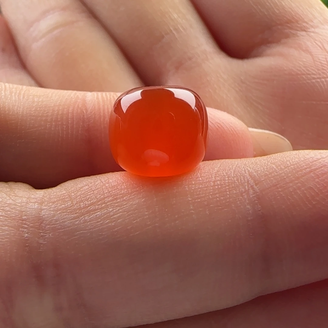 南红玛瑙未镶嵌老型10.4*9.1，有马牙