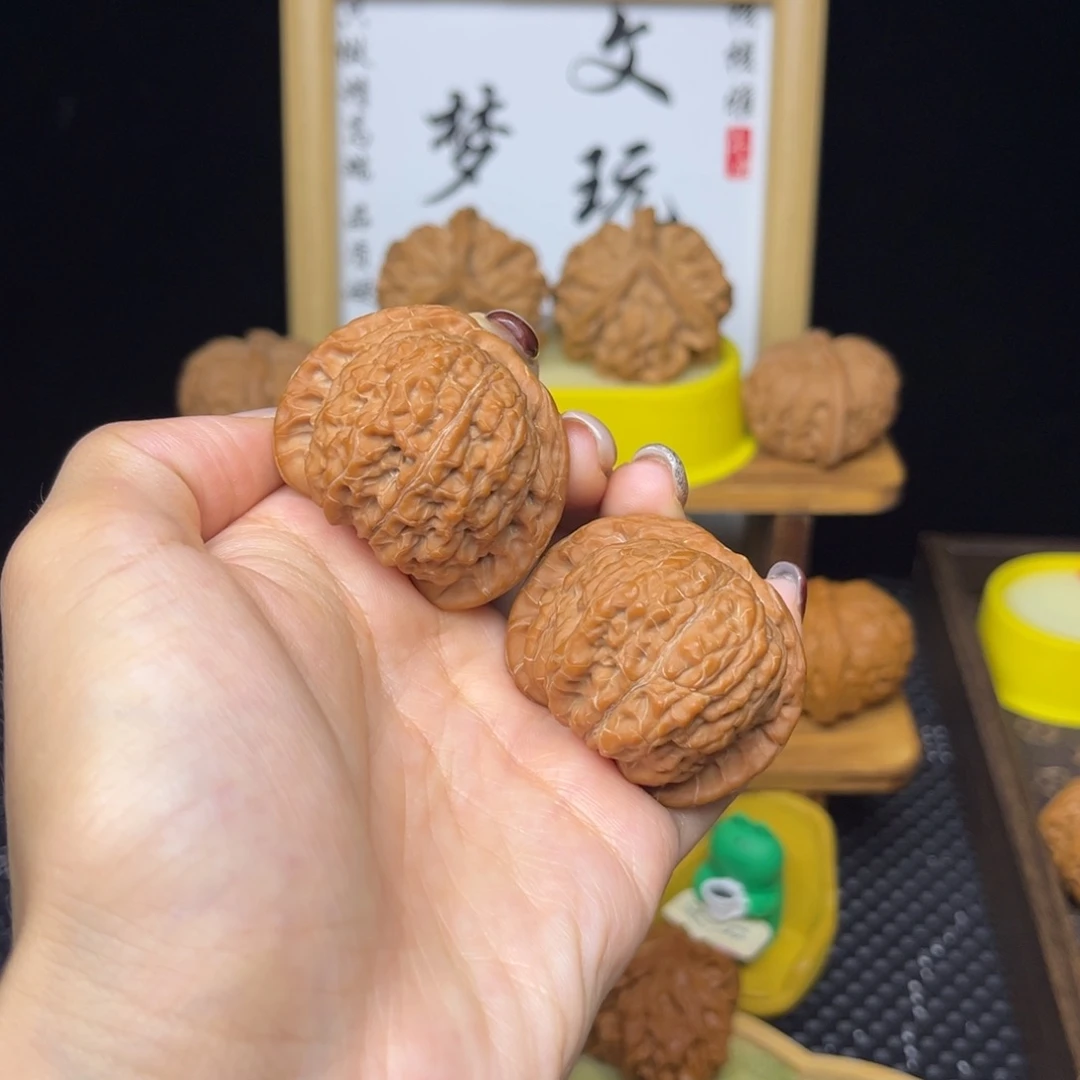 文玩核桃吊坠血麒麟42全白茬