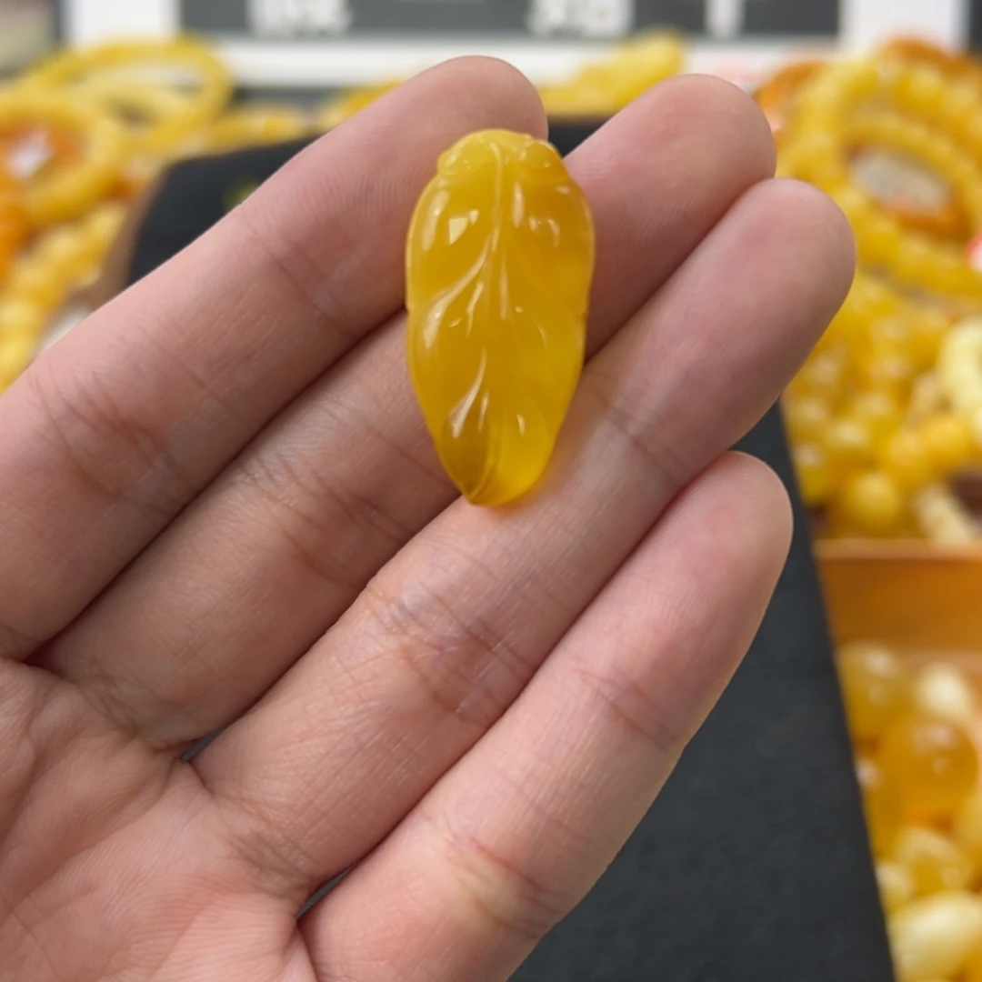 琥珀未镶嵌珠宝奇石