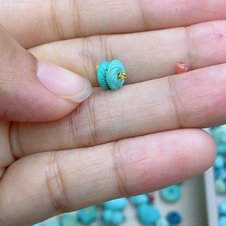 庆***庆南红玛瑙未镶嵌珠宝奇石