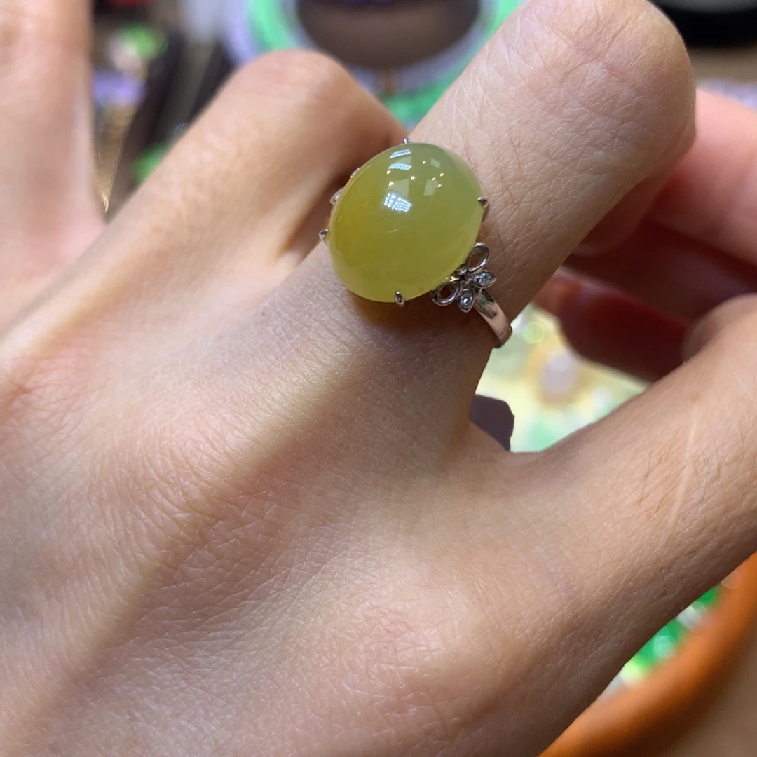 颈饰18K金镶嵌翡翠