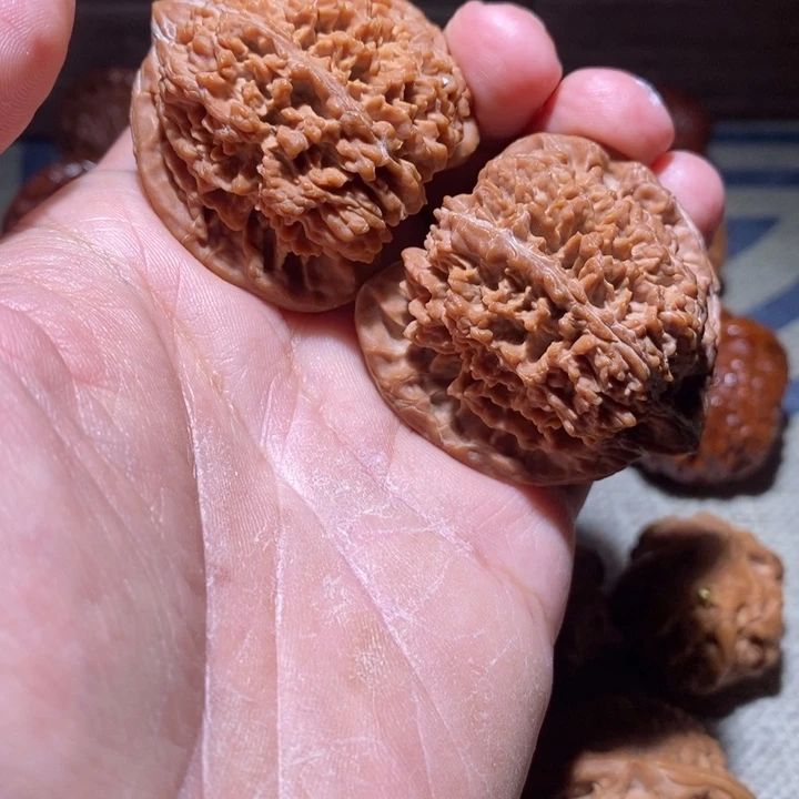 脚***者把件文玩核桃核桃