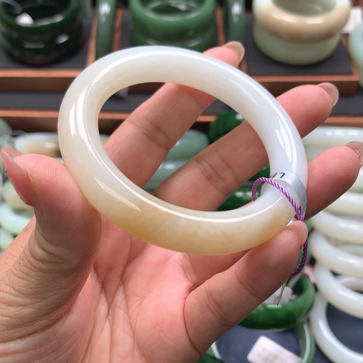 【闪购商品】未镶嵌手镯和田玉22