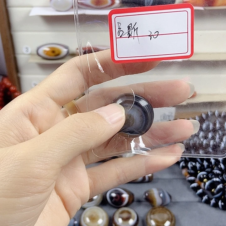 吕***阳玛瑙/玉髓未镶嵌颈饰