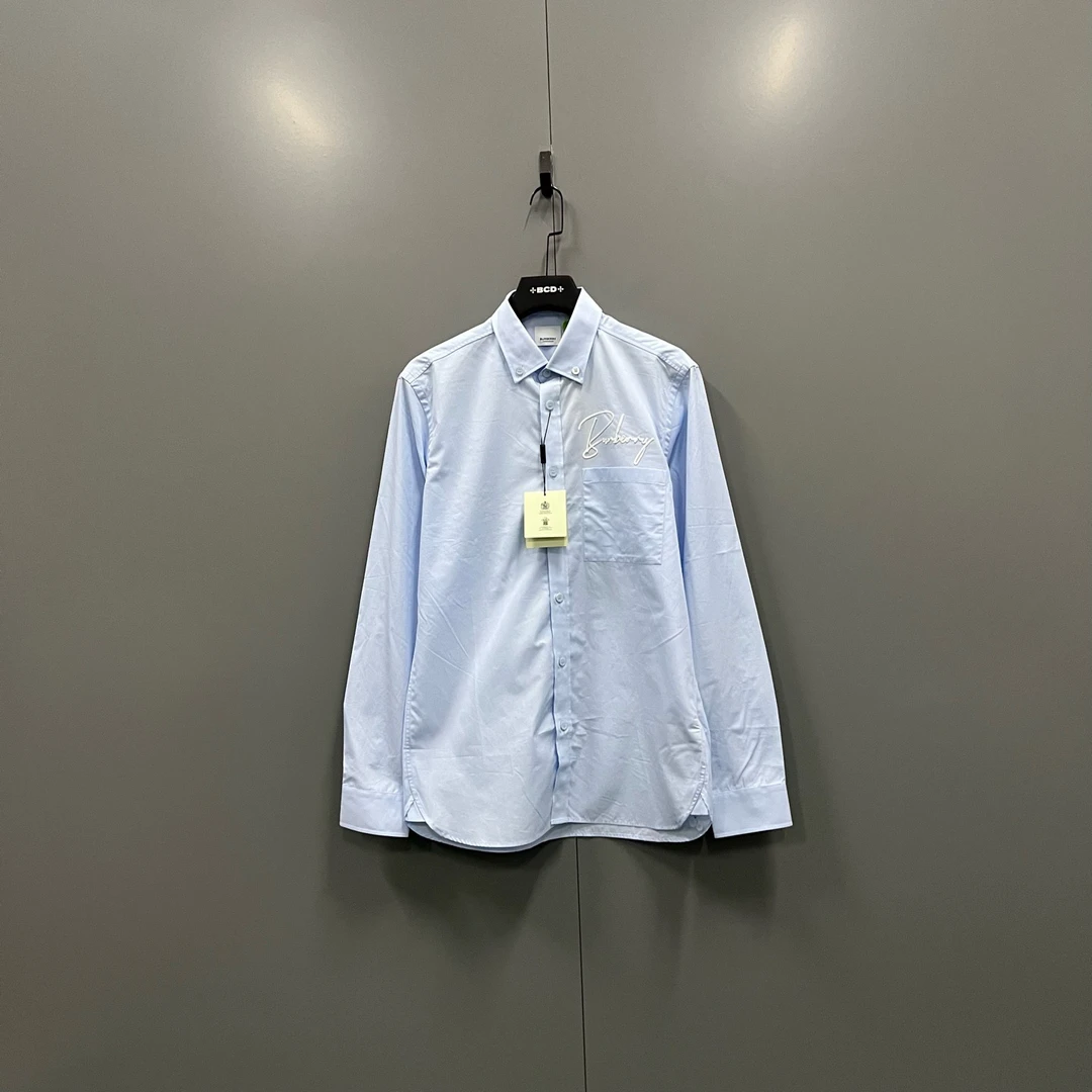 未使用 BURBERRY/博柏利 (ll) 浅蓝色刺绣logo衬衫 M码/611656