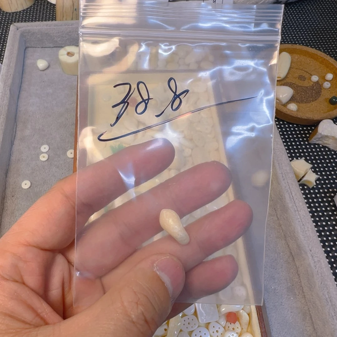 未镶嵌琥珀裸石卡子