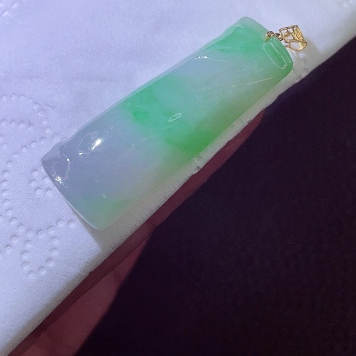 颈饰18K金镶嵌翡翠翡翠