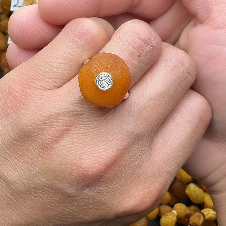 蜜蜡足银镶嵌裸石天然蜜蜡戒指