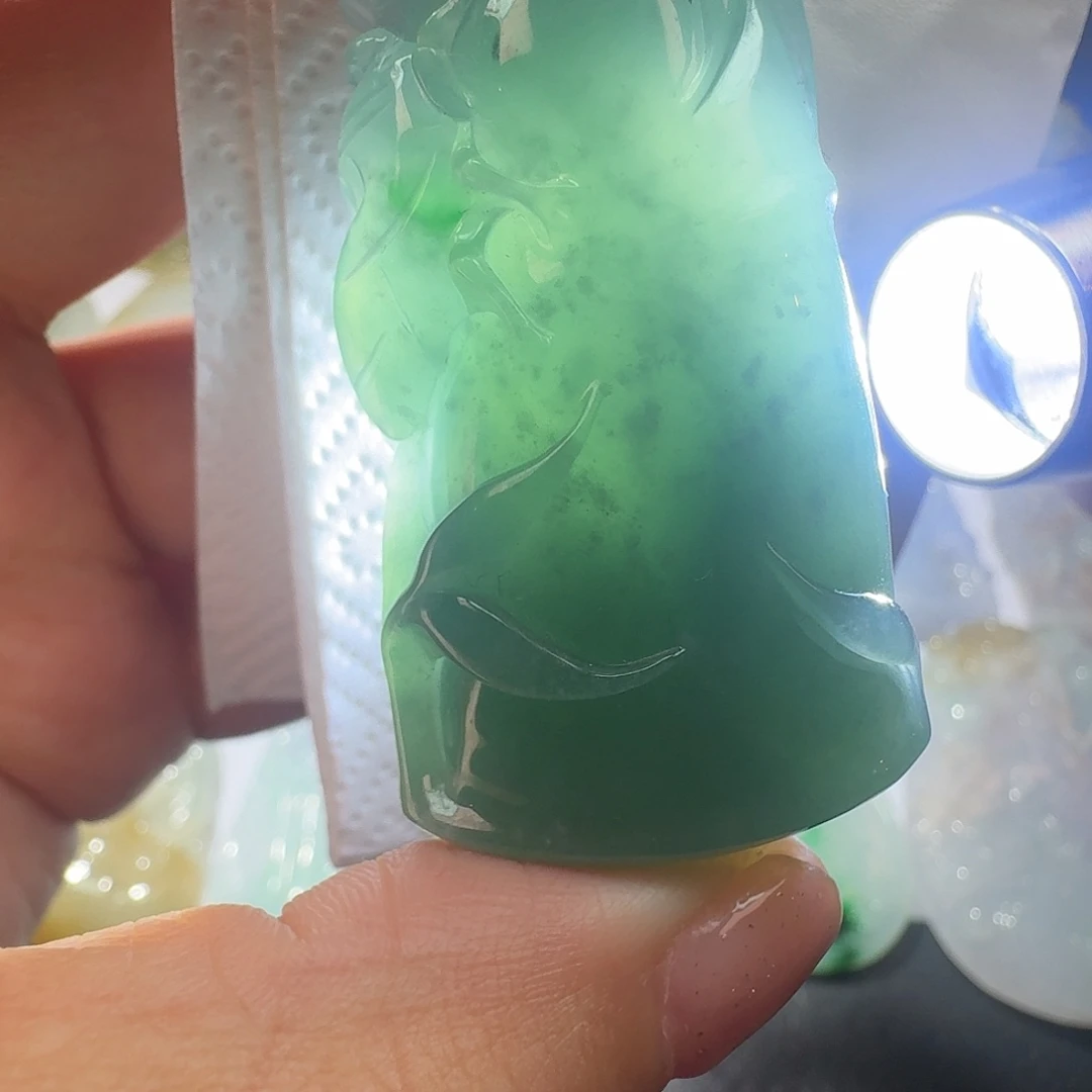 颈饰未镶嵌翡翠吊坠
