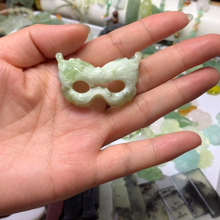 未镶嵌蛇纹石玉颈饰